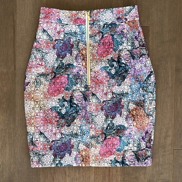 Floral Pencil Skirt - Picture 2 of 3